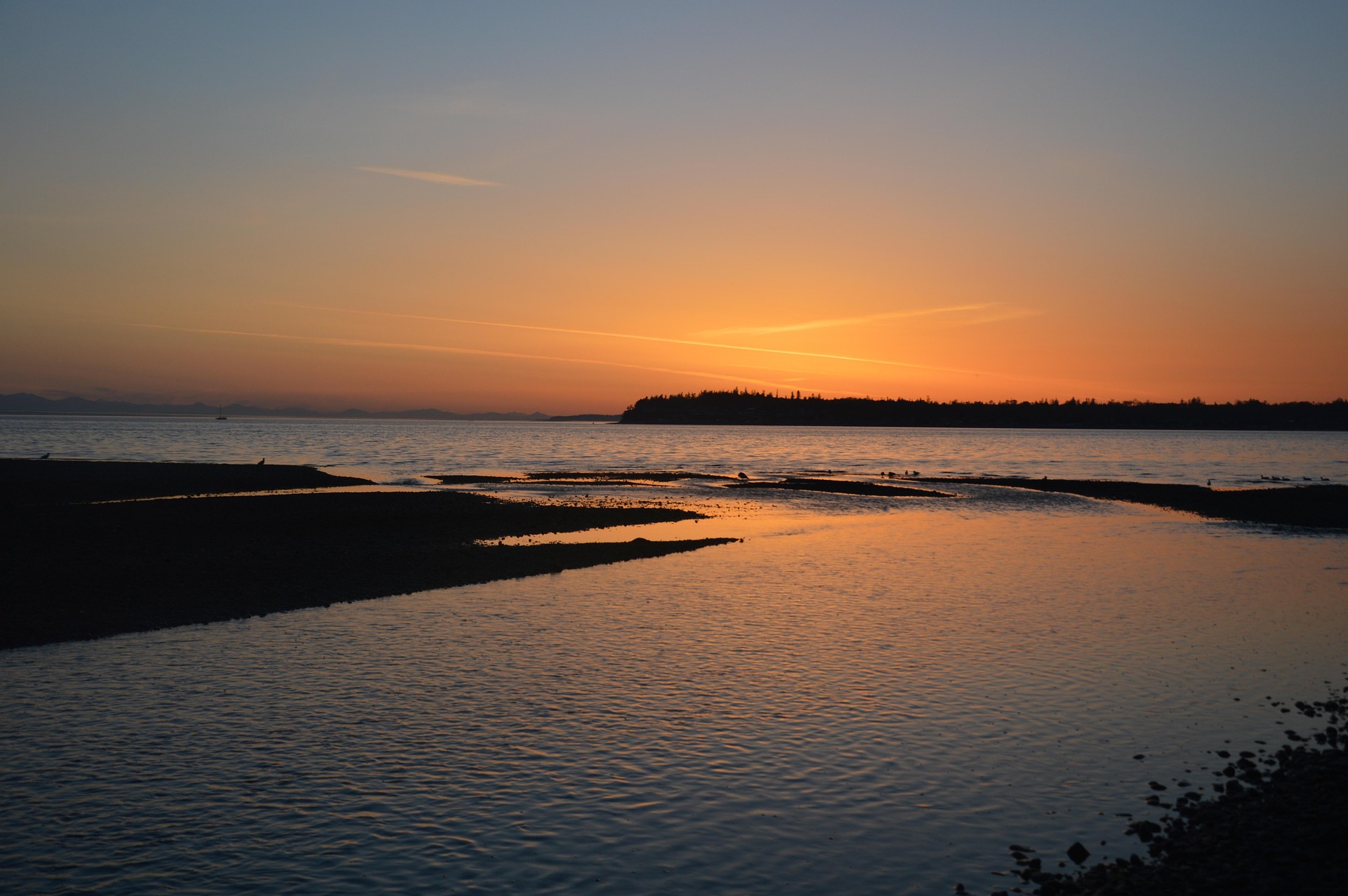 Golden sunset over the Pacific Ocean from Grayland Beach